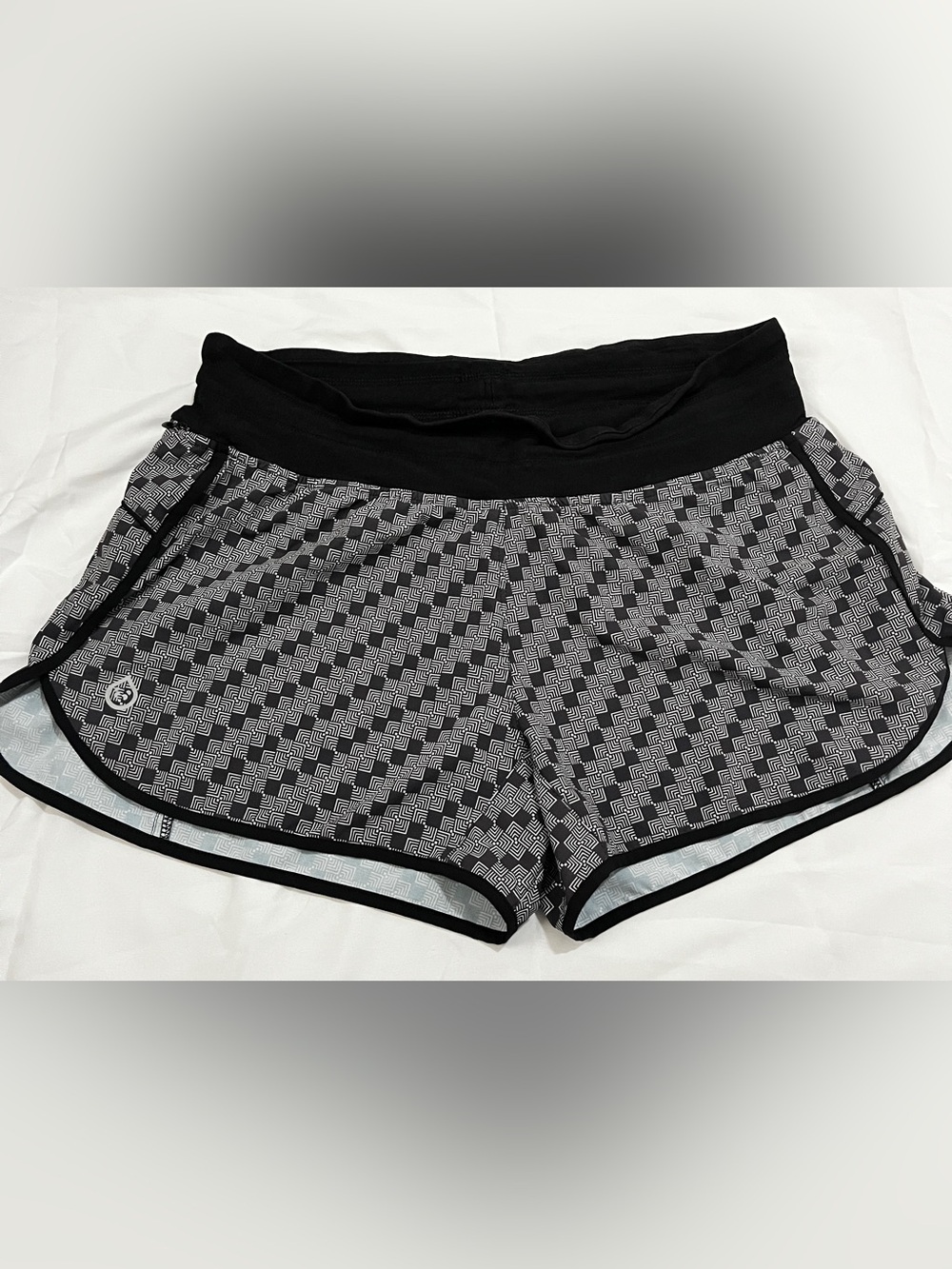 Black & White Geometric Lounge Shorts - Women's Comfort Sleepwear